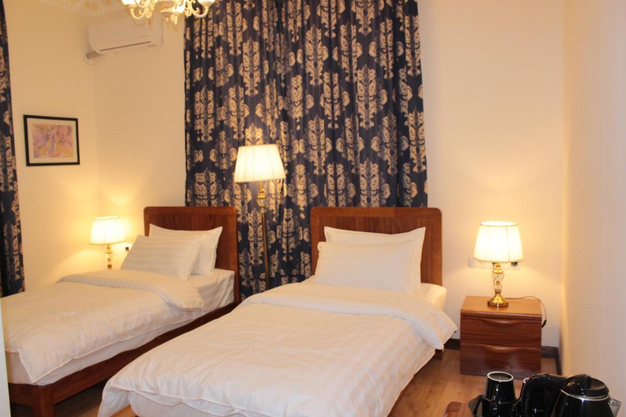 Kok-Art Hotel Jalal-Abad Exterior photo